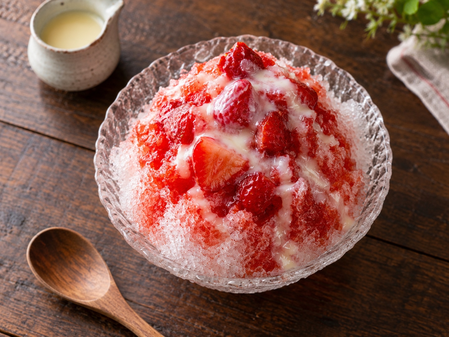 Illustration of fluffy Japanese shaved ice strawberry syrup condensed milk glass bowl