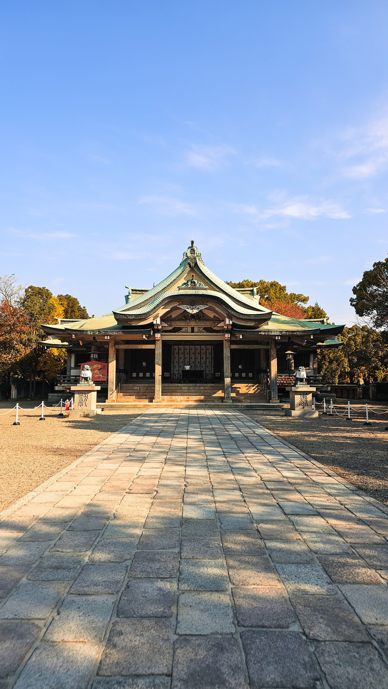The shrine hall and open approach at Hokoku Shrine in Osaka Castle Park