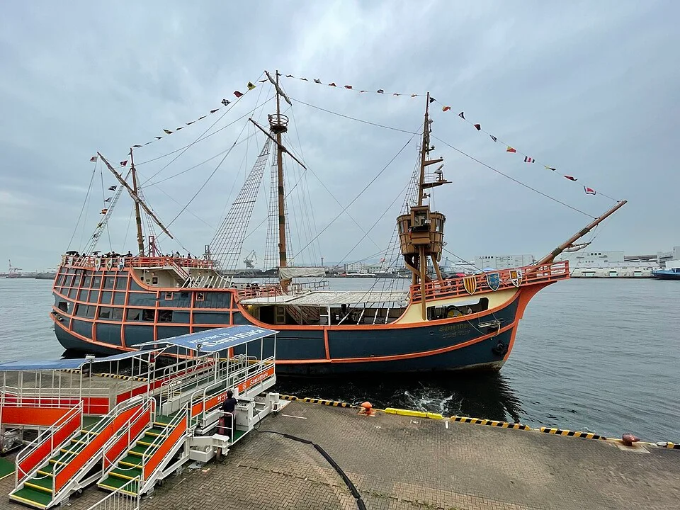 Santa Maria sightseeing boat