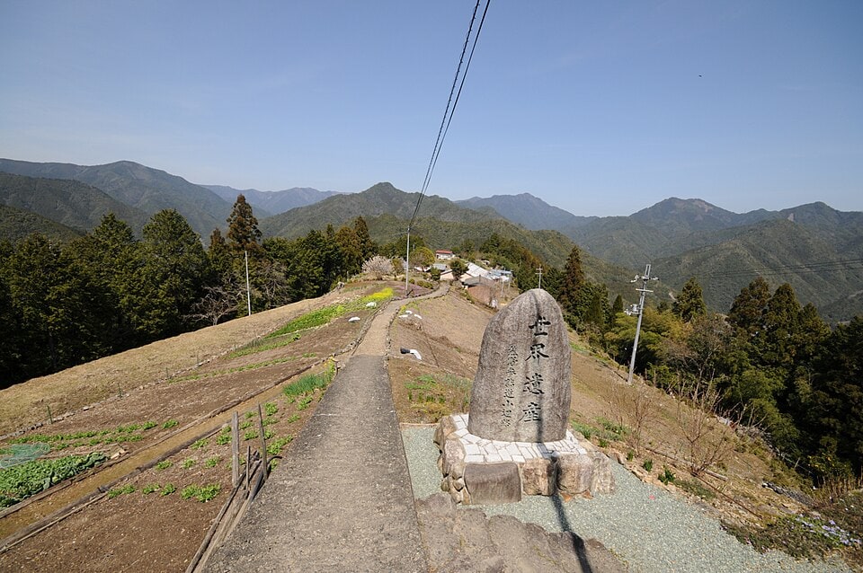 果無集落 熊野古道 果無峠越 - panoramio.jpg