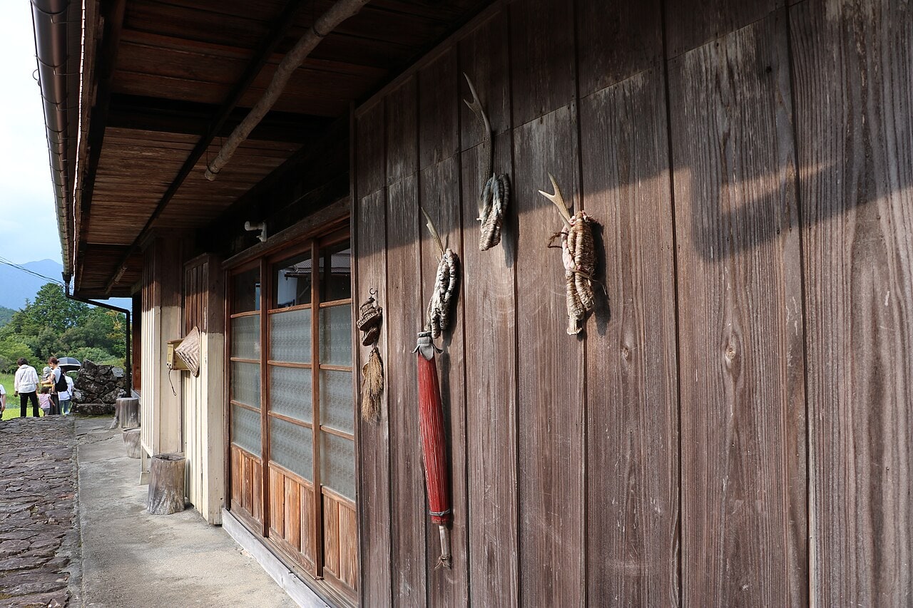 Hatenashi village houses A.jpg